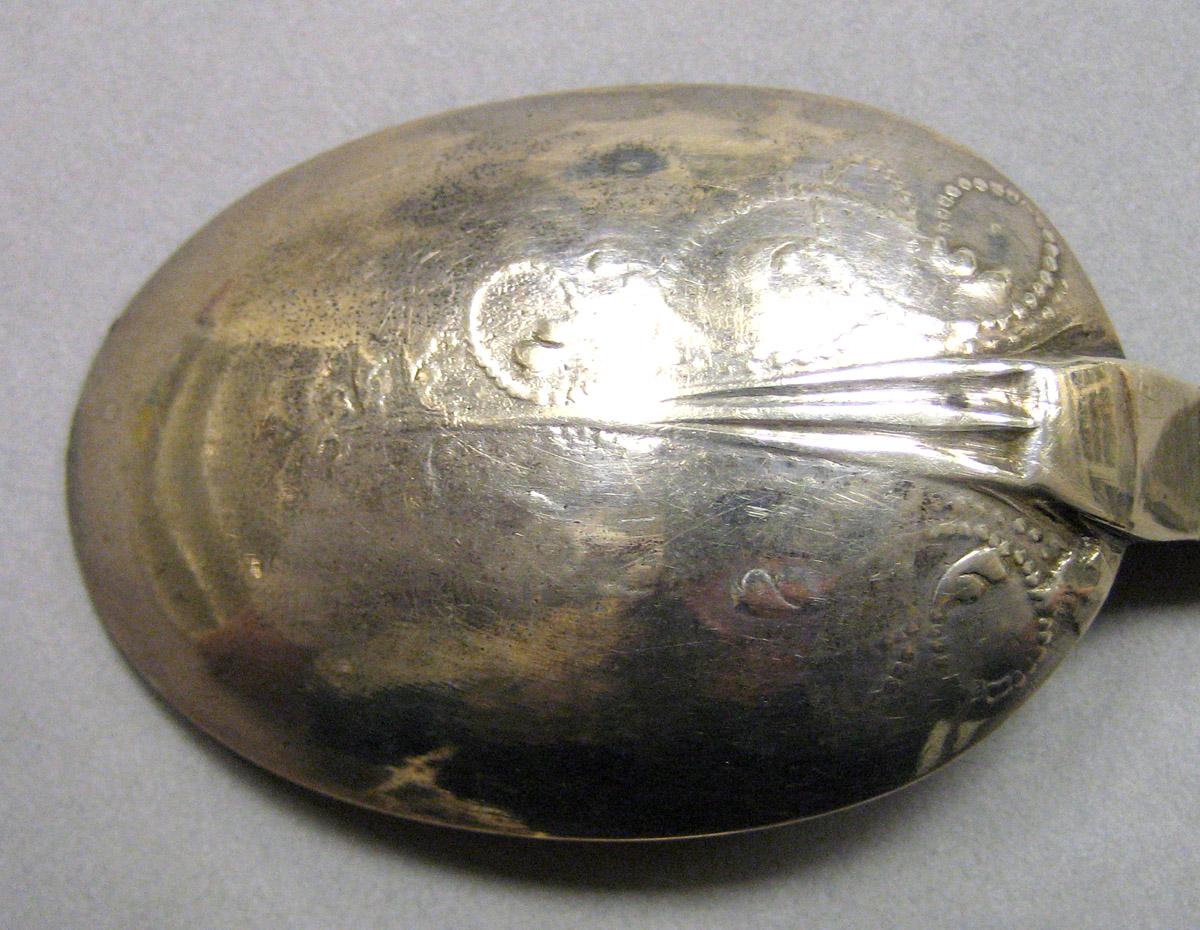 1962.0240.1528 Silver Spoon bowl decoration
