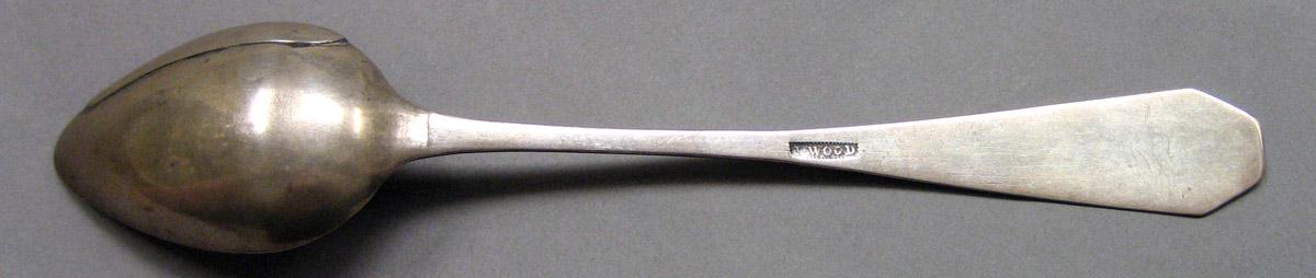 1962.0240.1556 Silver Spoon underside