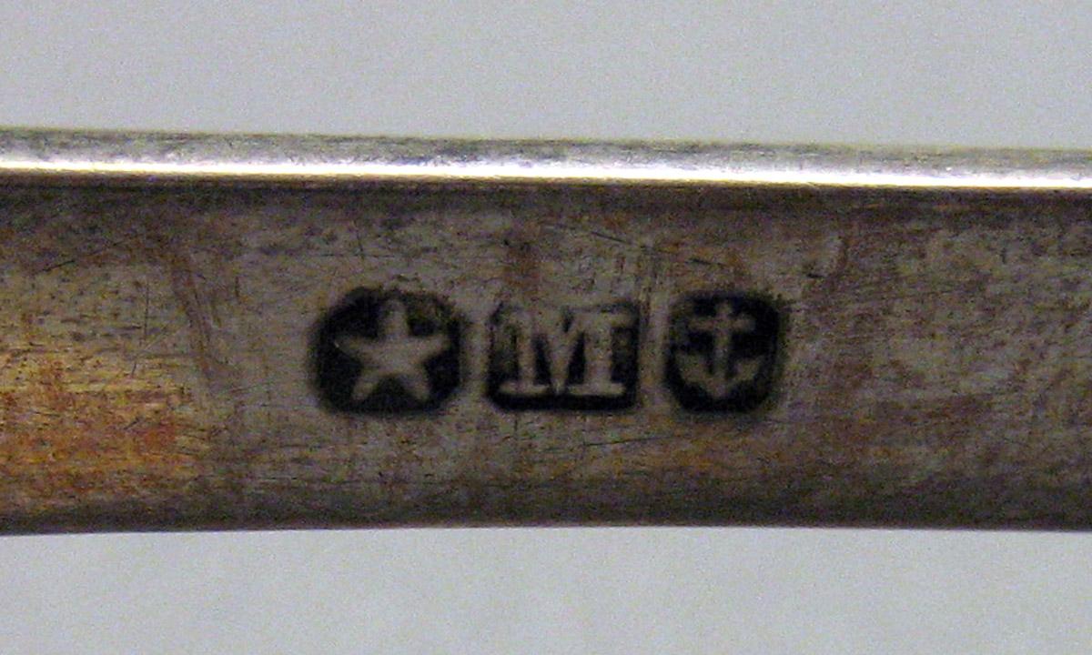 1962.0240.1615 Silver Tongs mark 2