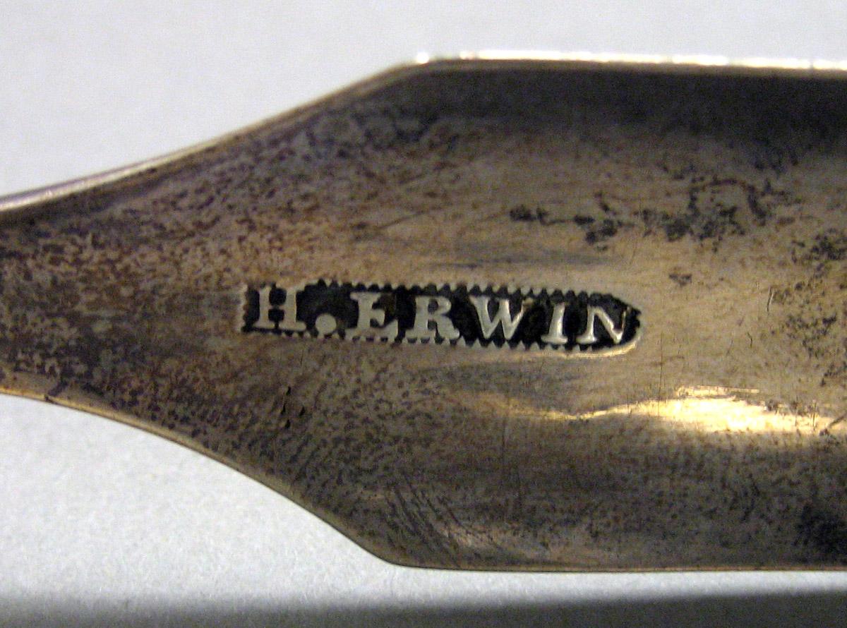 1962.0240.1625 Silver Tongs mark 2