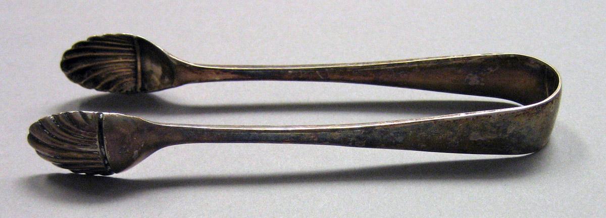 1962.0240.1639 Silver Tongs view 2