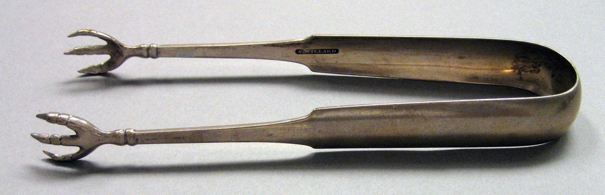 1962.0240.1640 Silver Tongs view 2