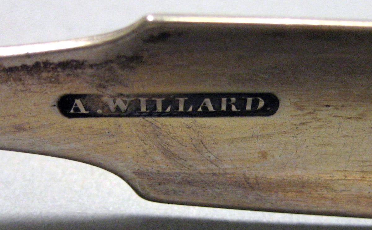 1962.0240.1640 Silver Tongs mark 1