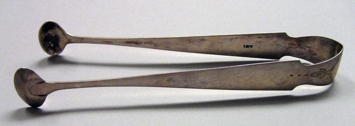 1962.0240.1649 Silver Tongs view 2