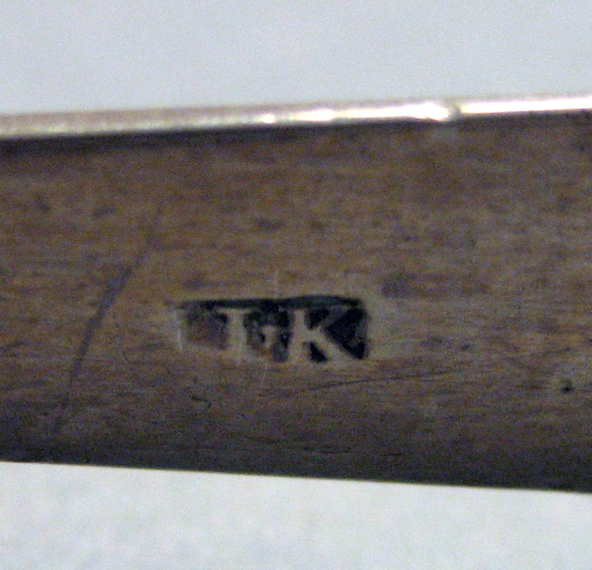 1962.0240.1651 Silver Tongs mark 1