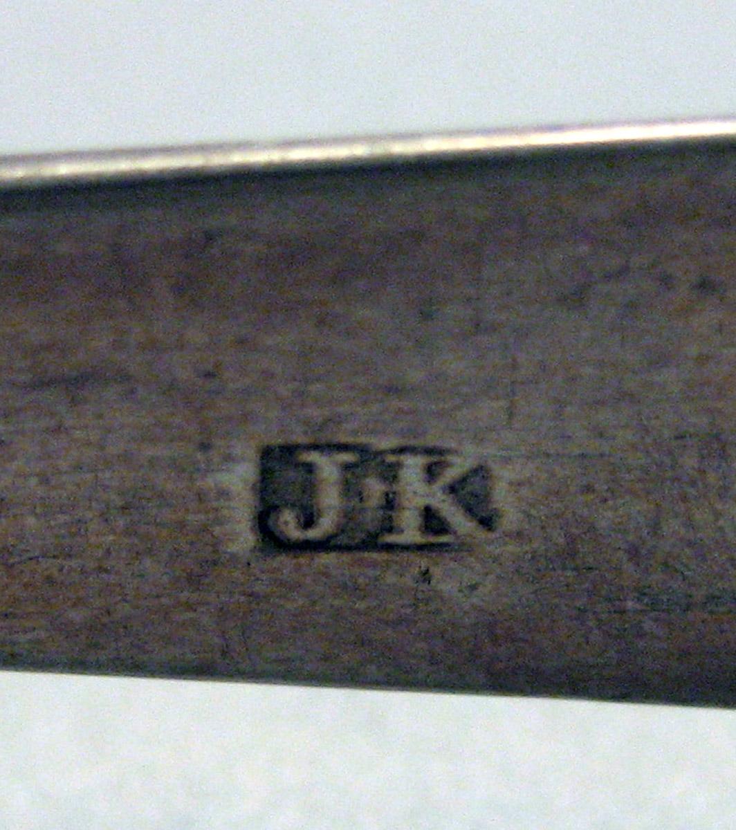 1962.0240.1651 Silver Tongs mark 2