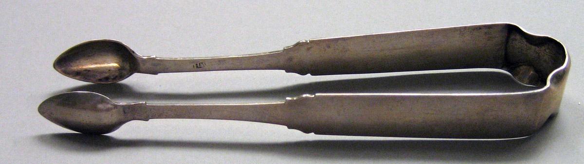 1962.0240.1654 Silver Tongs view 2