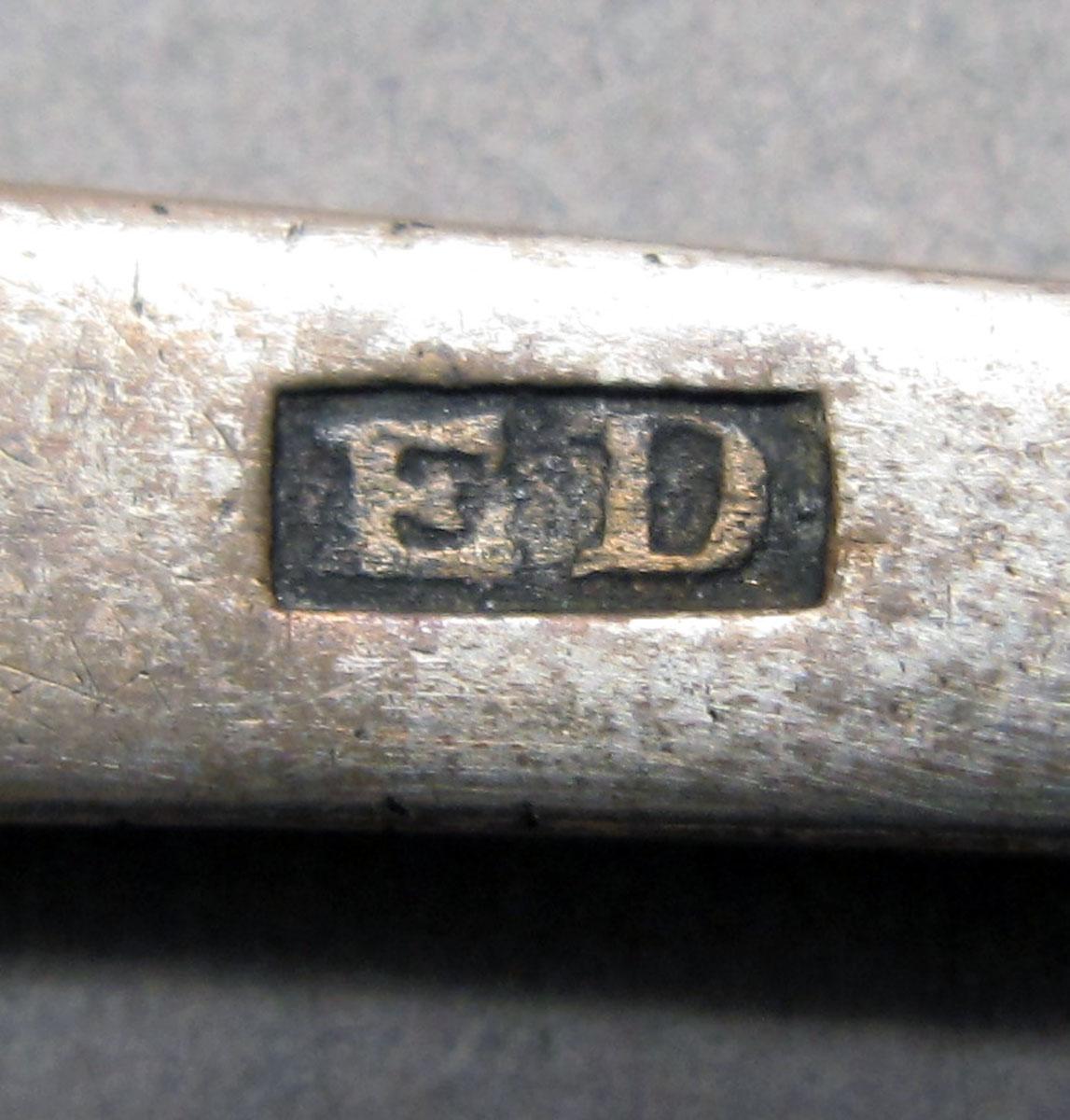 1962.0240.181 teaspoon mark