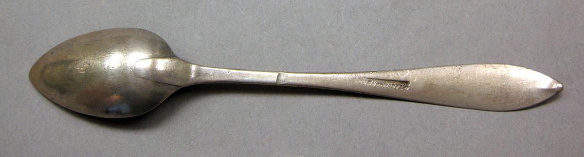 1962.0240.208 Silver spoon underside