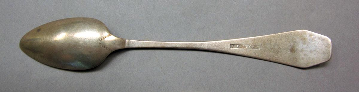 1962.0240.210 Silver spoon underside