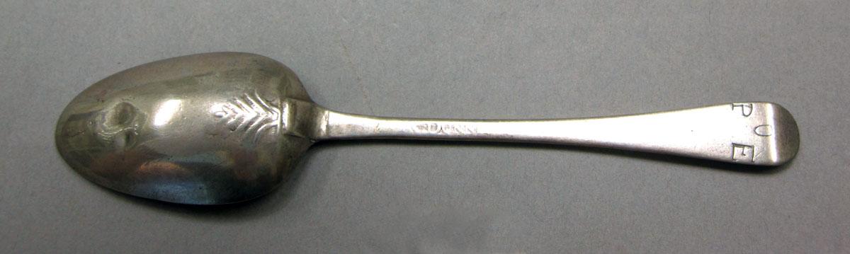 1962.0240.213 Silver spoon underside