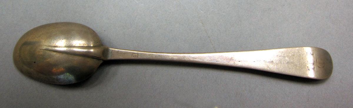 1962.0240.218 Silver spoon underside