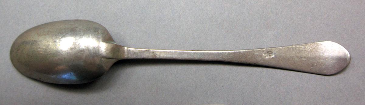 1962.0240.220 Silver spoon underside