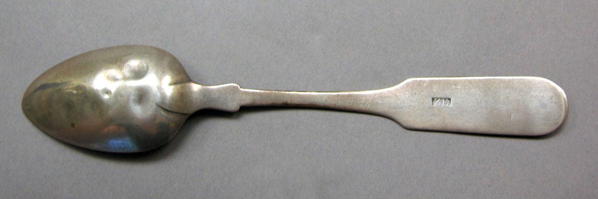 1962.0240.225 Silver spoon underside
