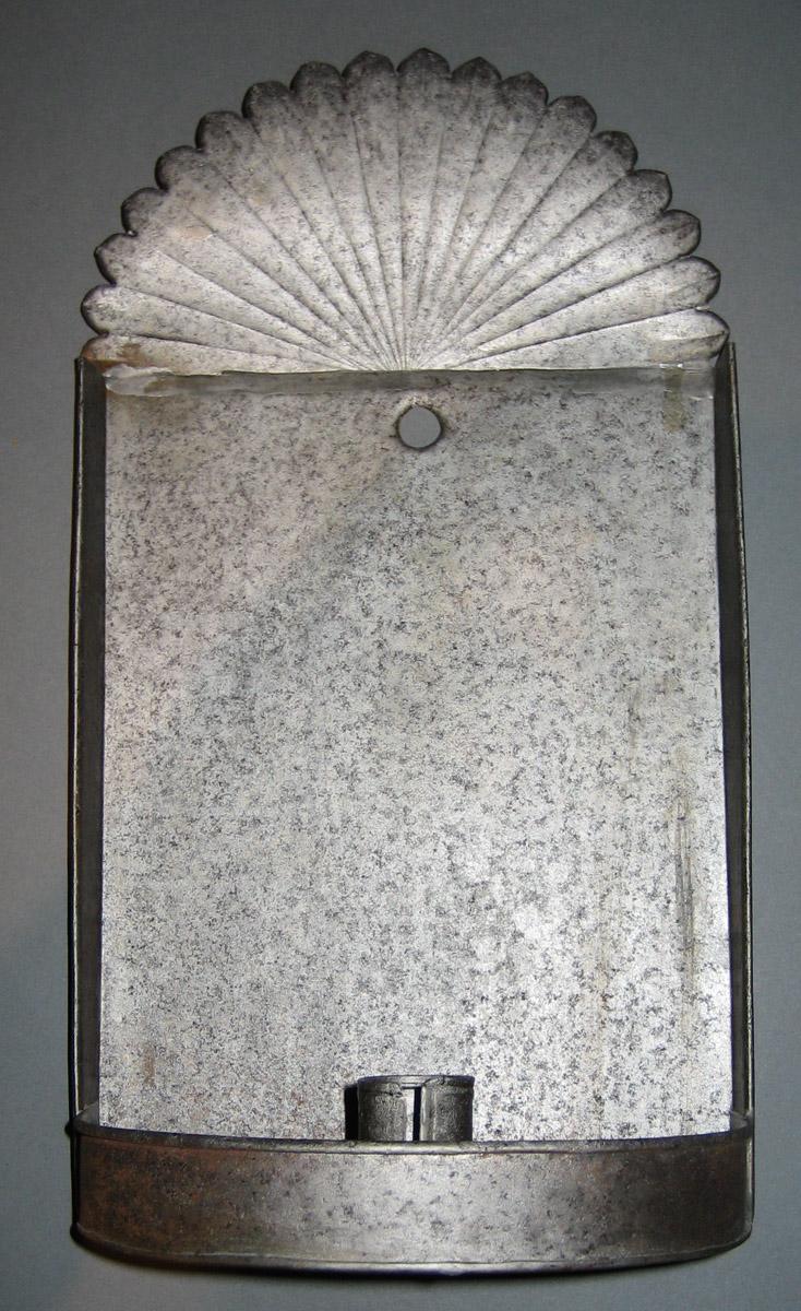 1955.0105.002 Sconce