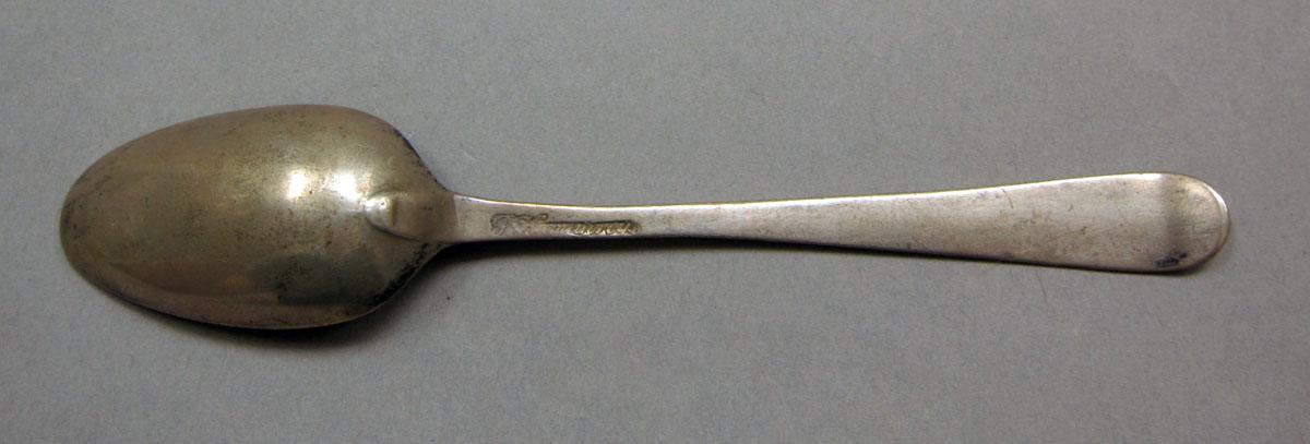 1962.0240.341 Silver spoon underside
