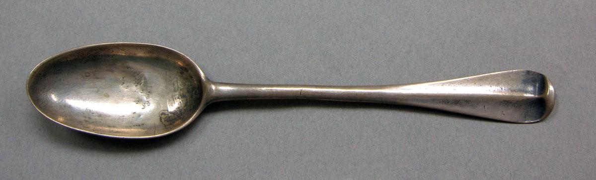 1962.0240.347 Silver spoon upper surface
