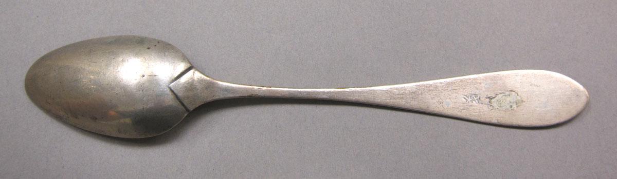 1962.0240.362 Silver spoon underside
