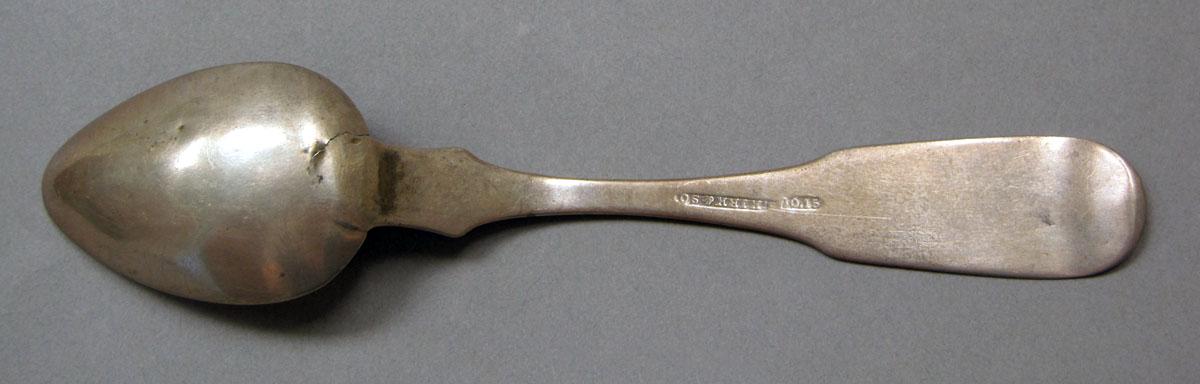 1962.0240.372 Silver spoon underside