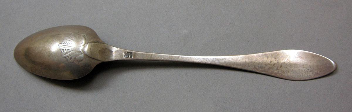 1962.0240.376 Silver spoon underside