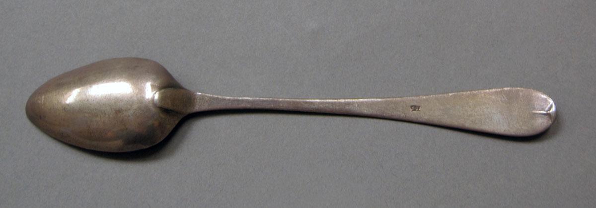 1962.0240.382 Silver spoon underside