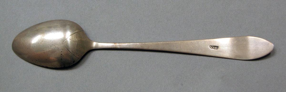 1962.0240.387 Silver spoon underside