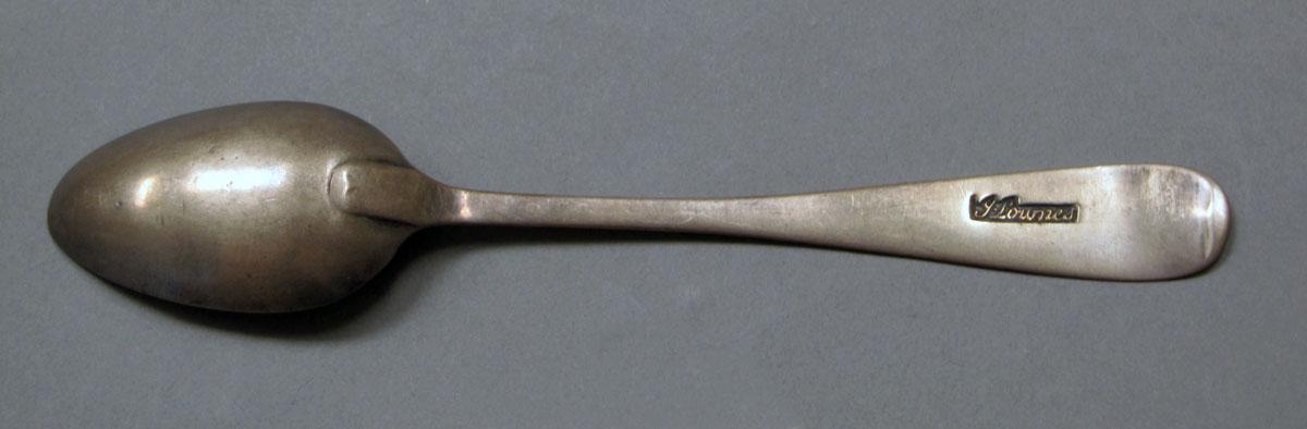 1962.0240.399 Silver spoon underside