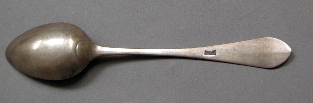 1962.0240.403 Silver spoon underside