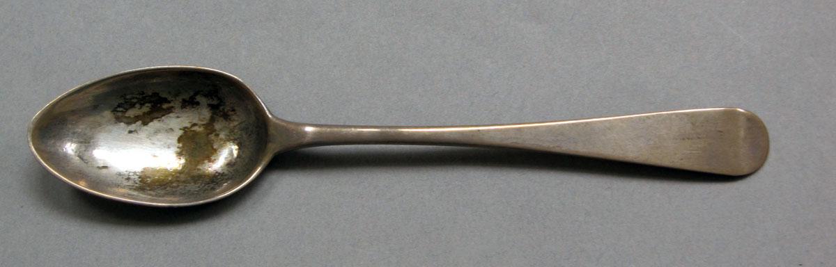 1962.0240.404 Silver spoon upper surface