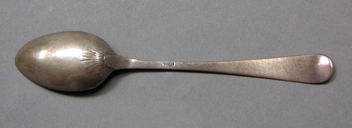 1962.0240.404 Silver spoon underside