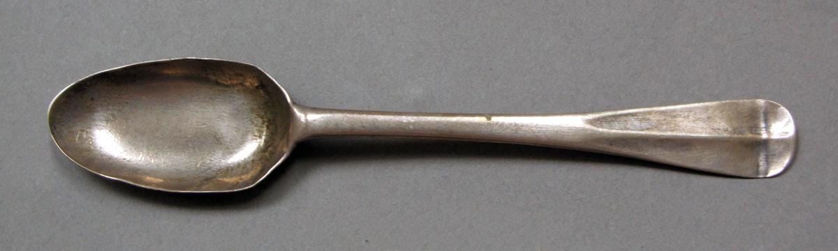 1962.0240.407 Silver spoon upper surface