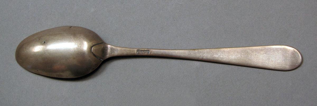 1962.0240.409 Silver spoon underside