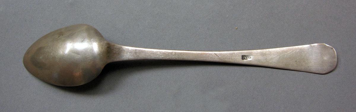 1962.0240.412 Silver spoon underside