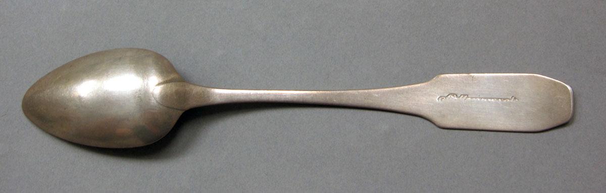 1962.0240.416 Silver spoon underside