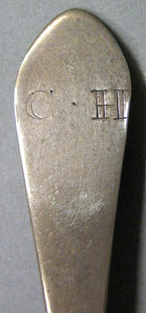 1962.0240.474 Silver Spoon engraving upper surface