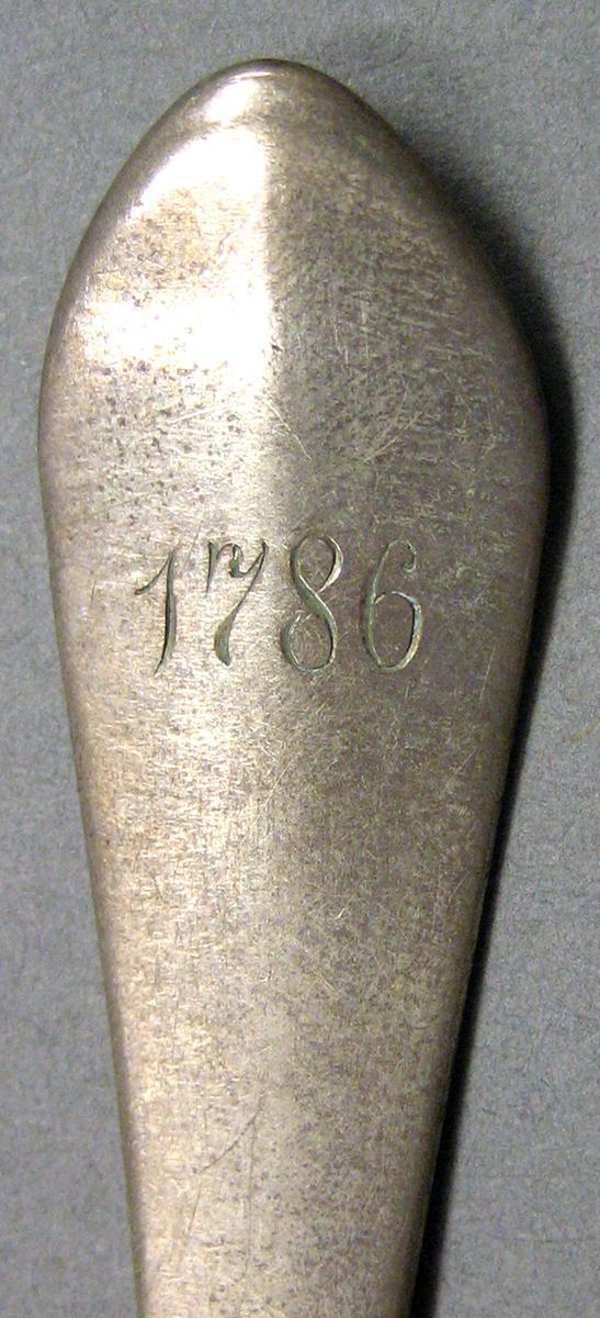 1962.0240.475 Silver Spoon engraving underside