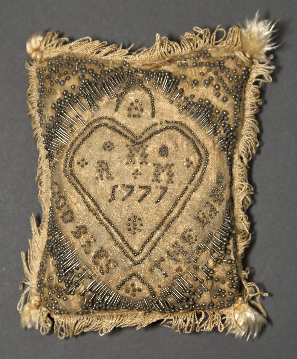 1952.0087 Pincushion, View 2