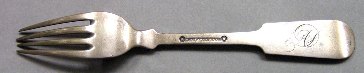 1962.0240.492 Silver Fork underside
