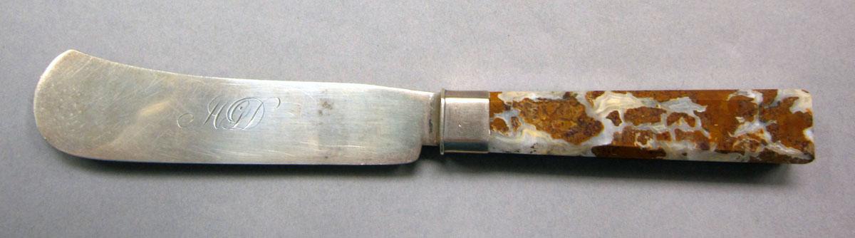 1962.0240.499 Silver knife upper surface