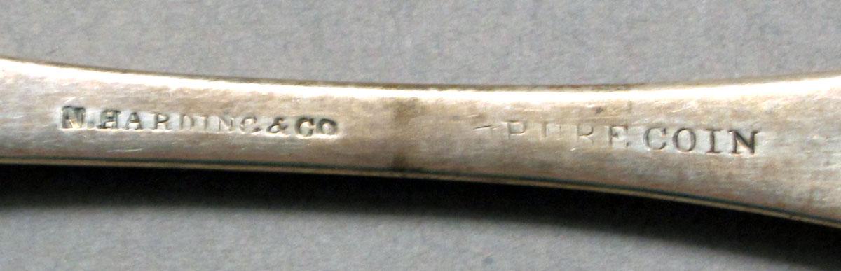1962.0240.508 Silver fork mark