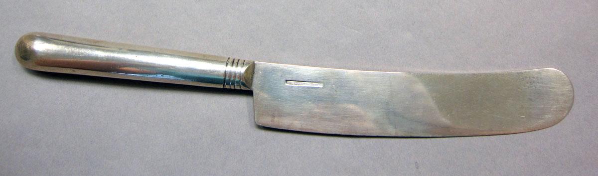 1962.0240.511 Silver knife underside