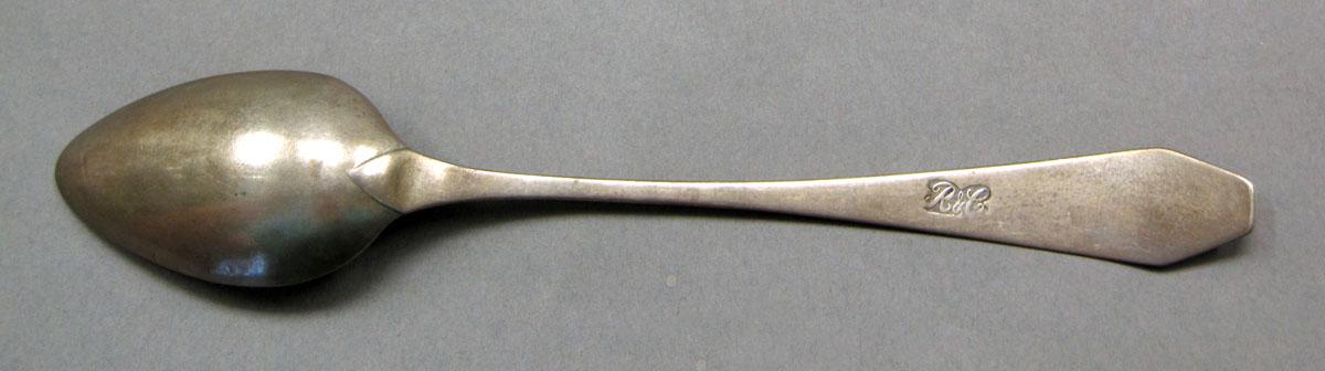 1962.0240.529 Silver spoon underside