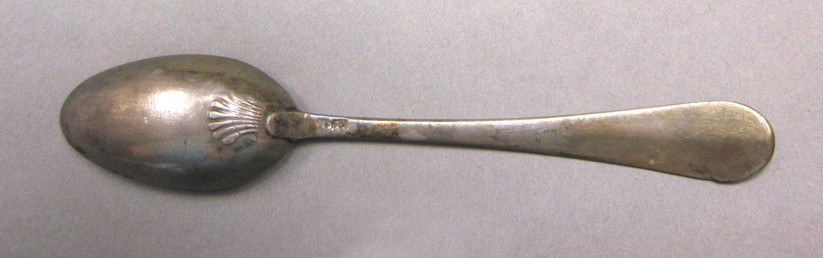 1962.0240.532 Silver spoon underside