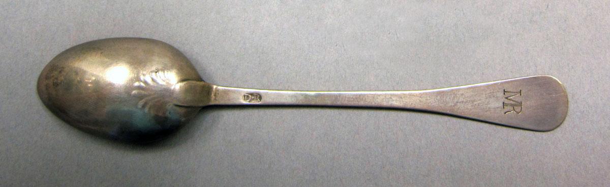 1962.0240.533 Silver spoon underside