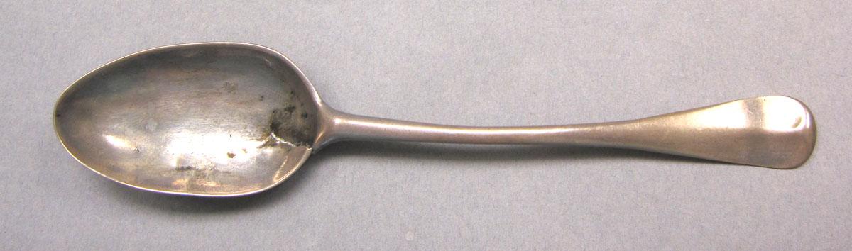 1962.0240.538 Silver spoon upper surface