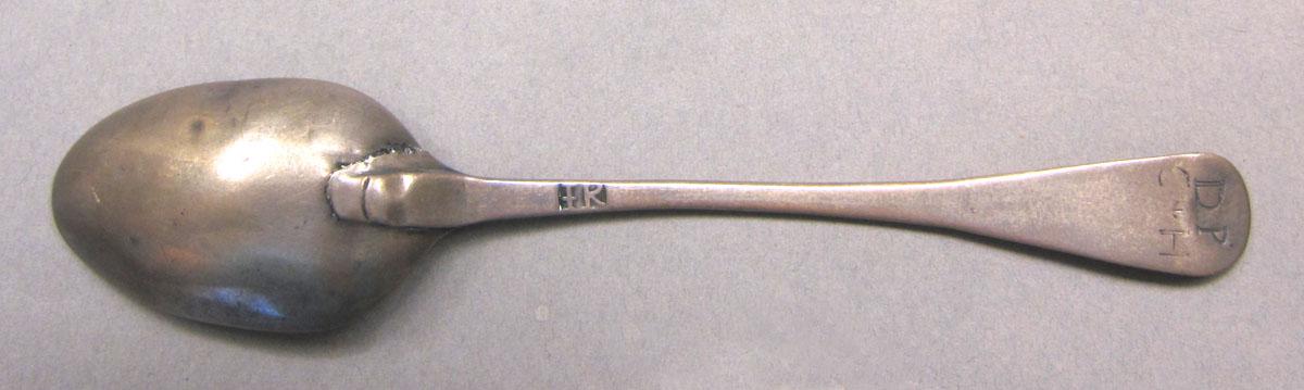 1962.0240.538 Silver spoon underside