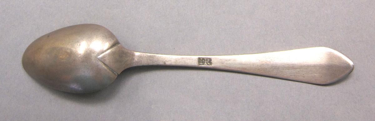 1962.0240.541 Silver spoon underside
