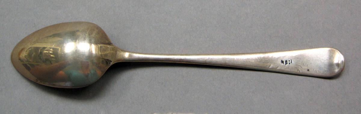 1962.0240.546 Silver spoon underside
