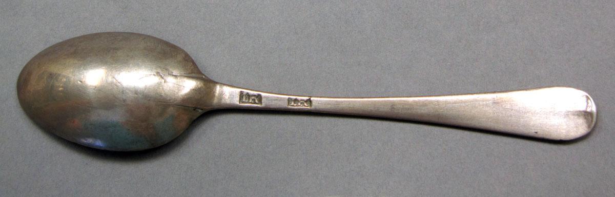 1962.0240.547 Silver spoon underside