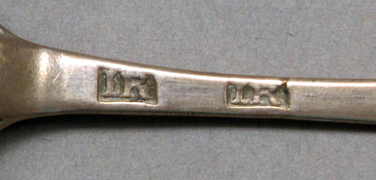 1962.0240.547 Silver spoon mark